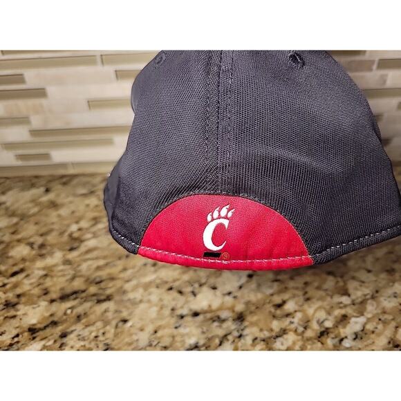 Adidas Cincinnati Bearcats Cap Hat Size L/XL NCAA College Football - Picture 5 of 9